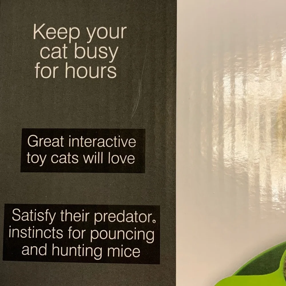 NWT! Cat Spinning Toy for Adult Cats and Kittens! No Batteries Required!